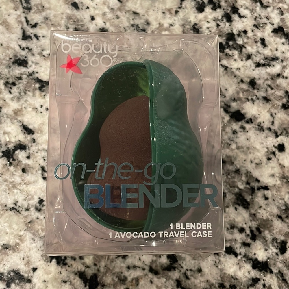 Beauty 360 on the go beauty blender with Avocado travel case